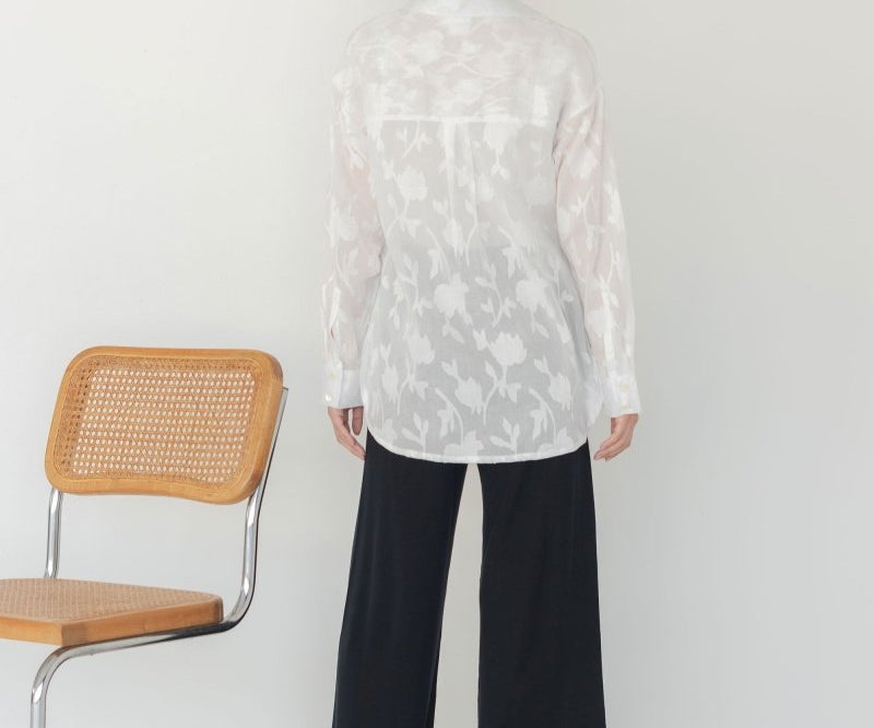 Cocoon Shirt in Floral Appliqué in White - Esse - XS - 