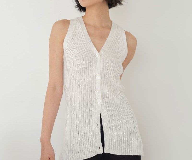 V - Neck Knit Vest in White - Esse - S - 