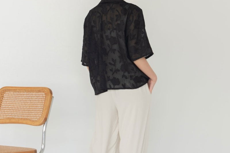 Wide Lapel Shirt in Floral Appliqué - Esse - Mint - XXS - 